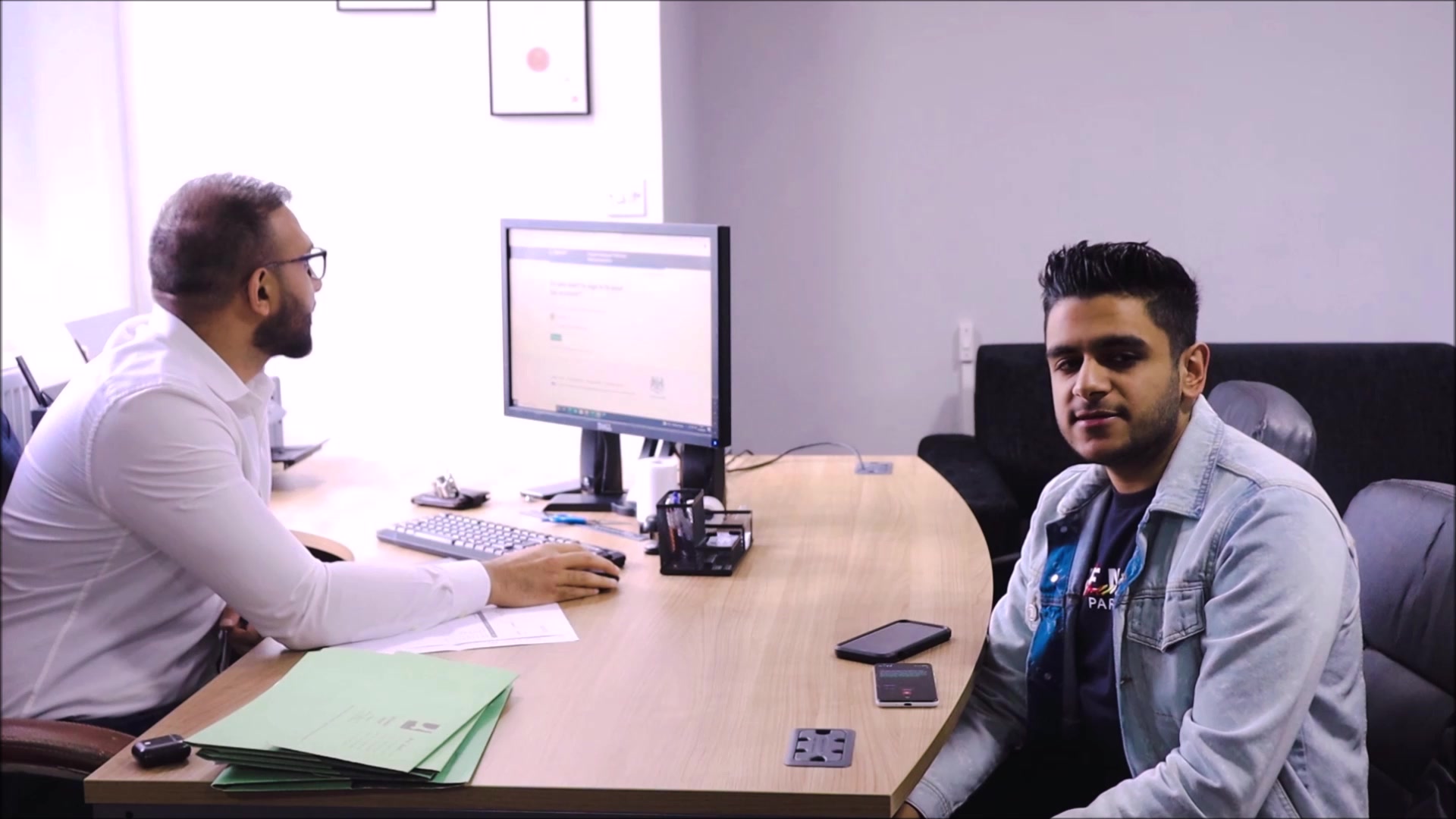 Yasir Hasan in the original Amanah testimonial video